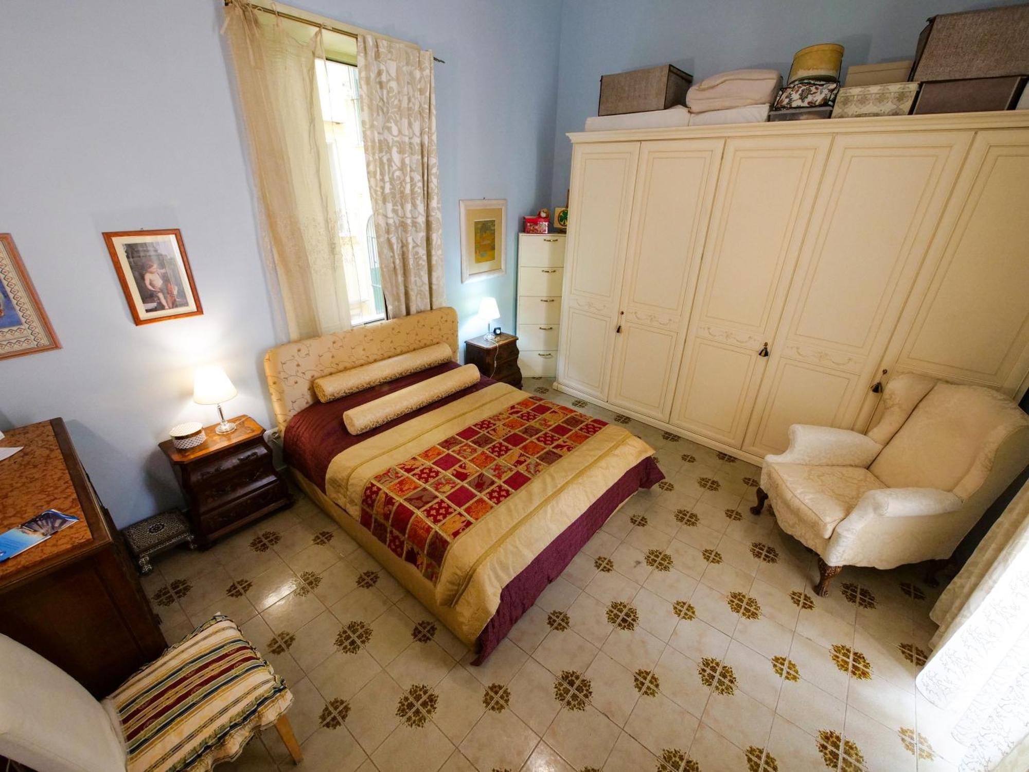 Salotto Sommer Bed & Breakfast Наполи Екстериор снимка