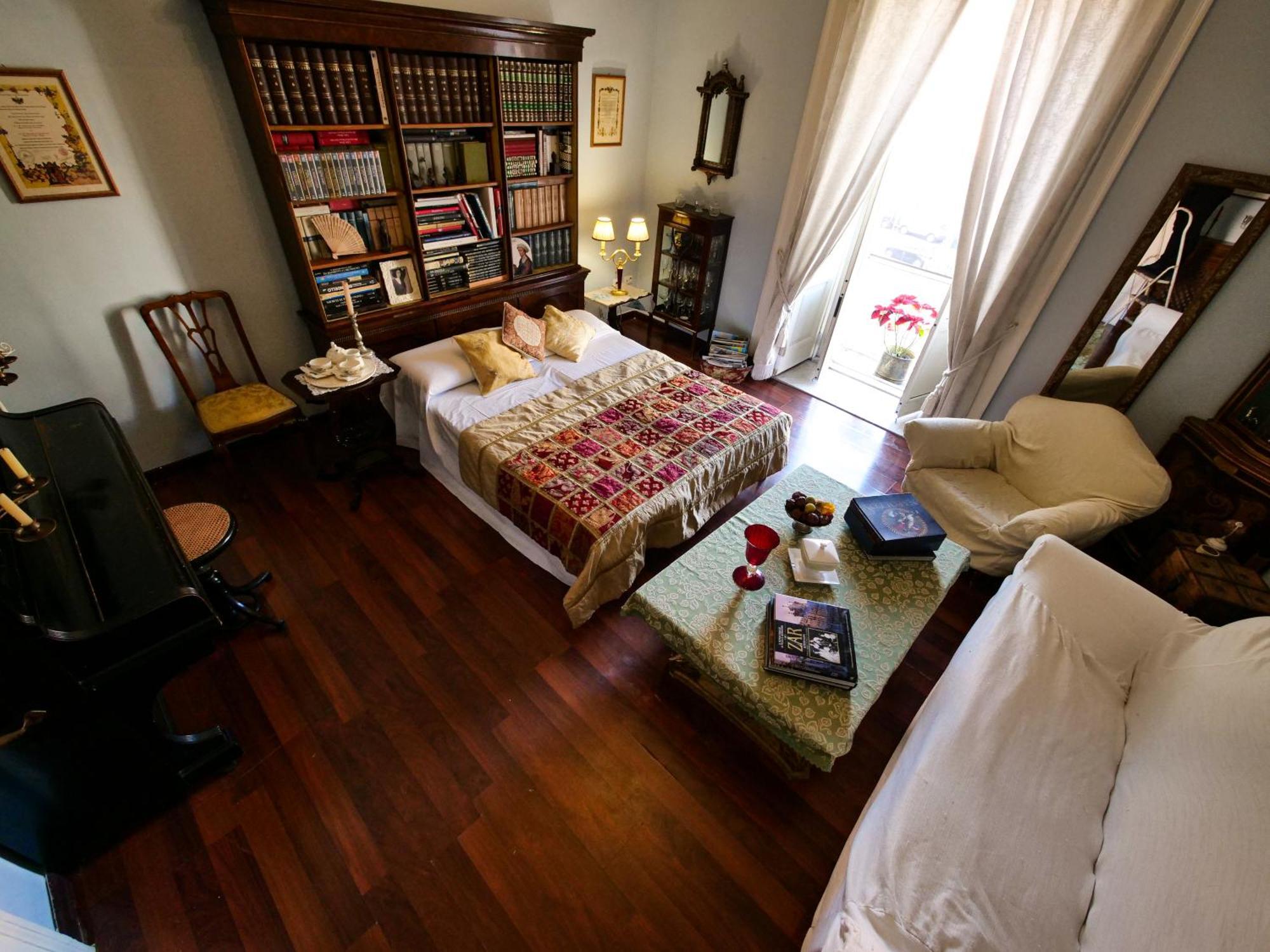 Salotto Sommer Bed & Breakfast Наполи Екстериор снимка